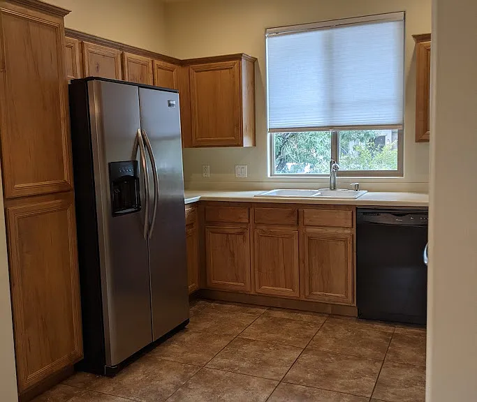Kitchen left.
*New Blinds installed. Not shown in photo.