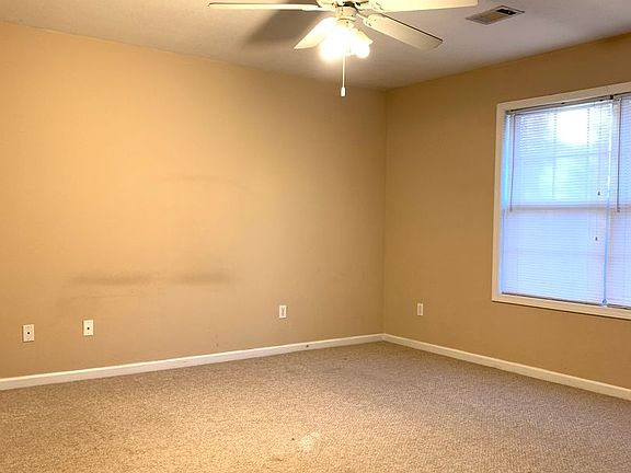 2nd image of 606 Elm Ave #A