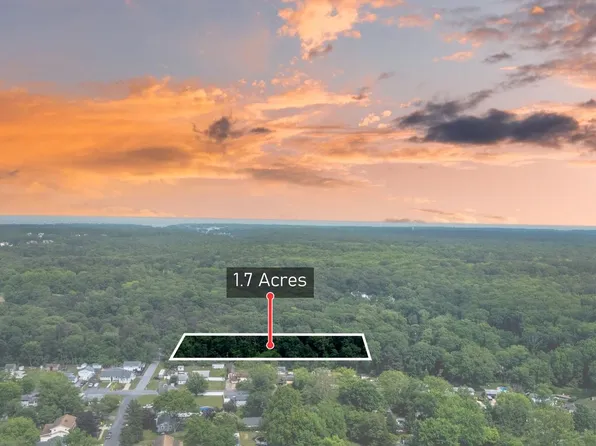 4414 Purple Martins Rd, Pasadena, MD 21122