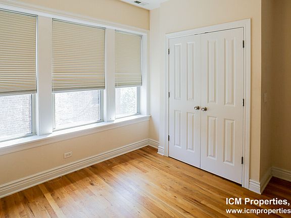 2nd image of 1210.3 W Waveland Ave #3