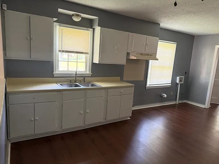 1642 Alta Vista Ave — Photo 19
