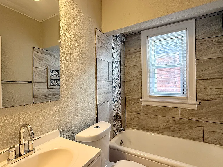 18121 Bentler St — Photo 5