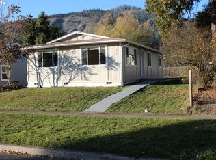 315 NE Broadway St, Myrtle Creek, OR 97457