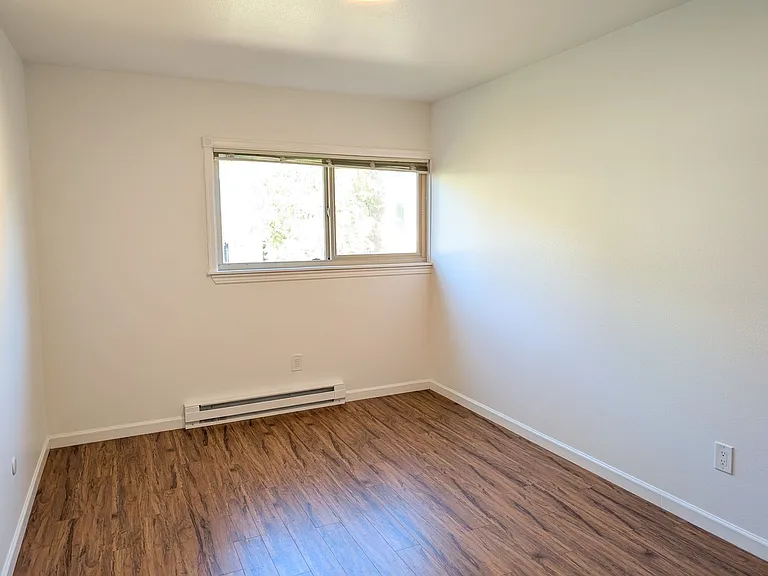 Tiki Apartments — Photo 17