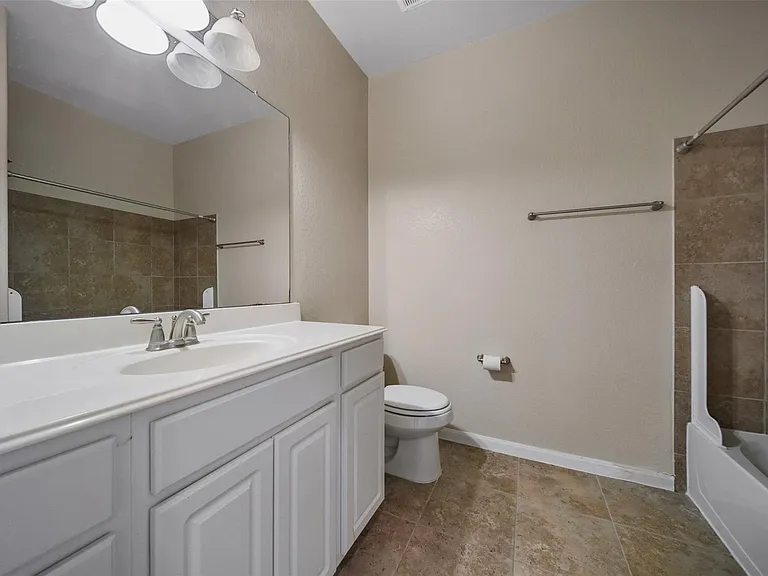 25208 Forest Ledge Dr — Photo 28