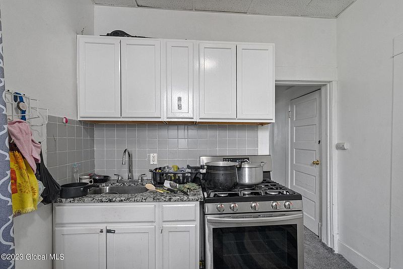 5th image of 54 West Street