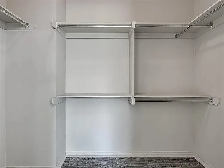 2505 Black Oaks Cir — Photo 16