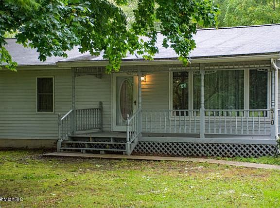 2nd image of 510 Arnold Ct