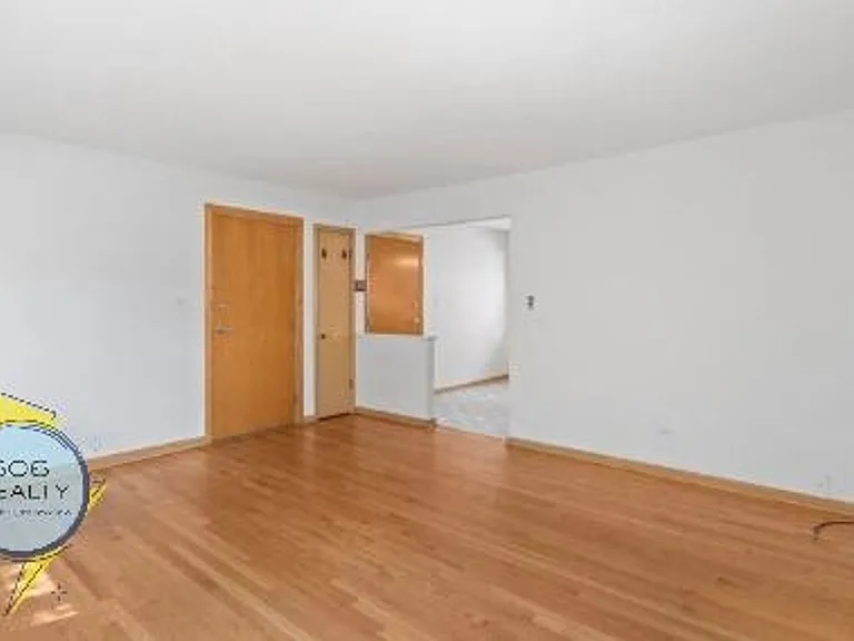 Rosemont - 9465 — Photo 5