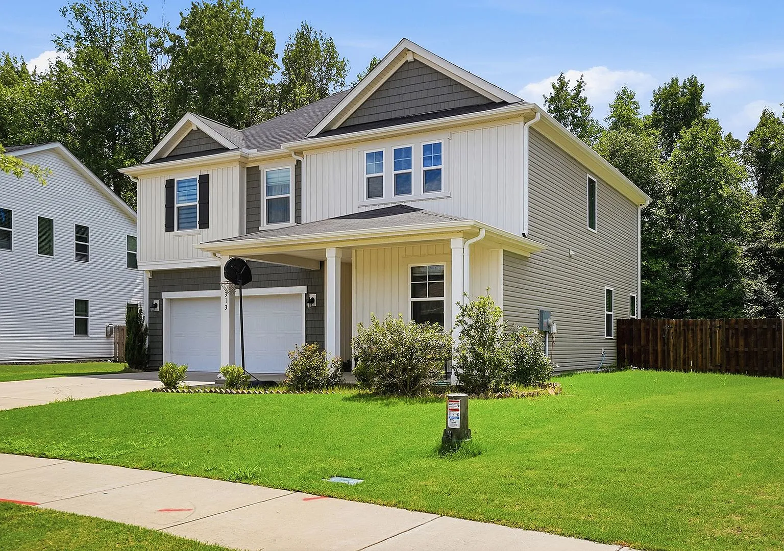 Available Now! Incentives- $500 Off First Month's Rent W/Approved Application & Signed Lease — Photo 2