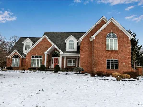 30 Deer Run, Orchard Park, NY 14127