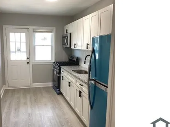 828 N Chapelgate Ln, Baltimore, MD 21229