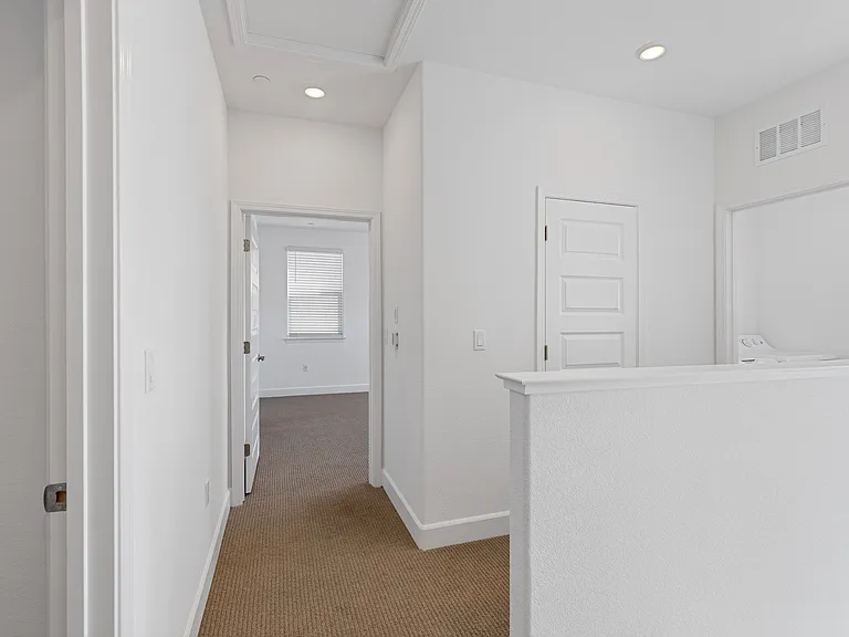 1072 Caraballo Dr — Photo 16