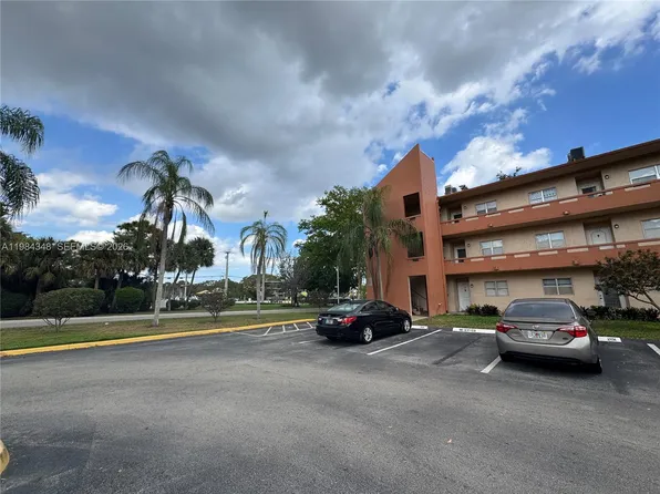 8810 W McNab Rd APT 203, Tamarac, FL 33321
