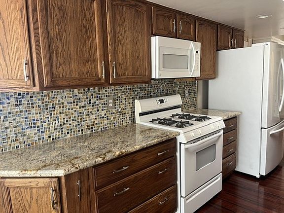 4th image of 291 Janet Ave