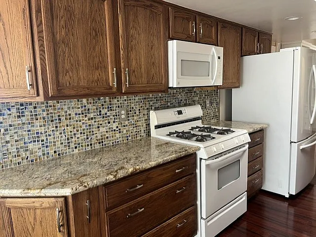 291 Janet Ave — Photo 4