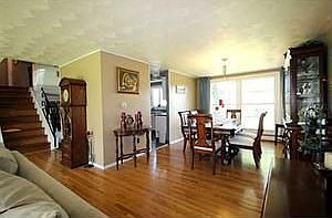 4th image of 17 Red Oak Dr
