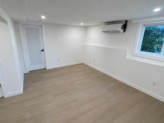 3rd image of 94 Irving Pl #1
