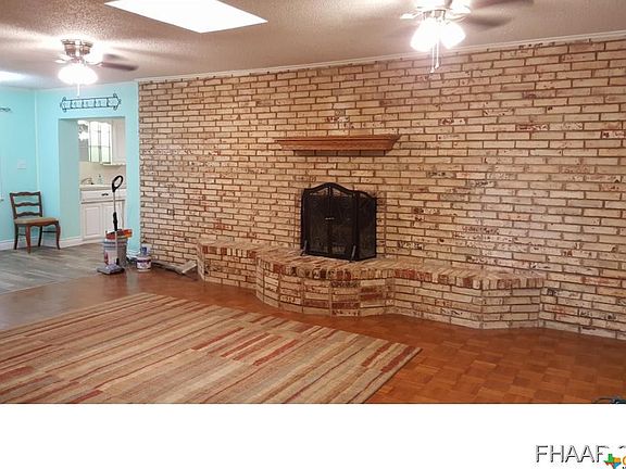 3rd image of 107 Pecan Dr