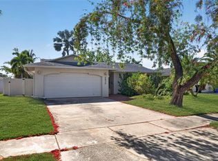 5810 VENETIAN BOULEVARD NE, ST PETERSBURG, FL 33703