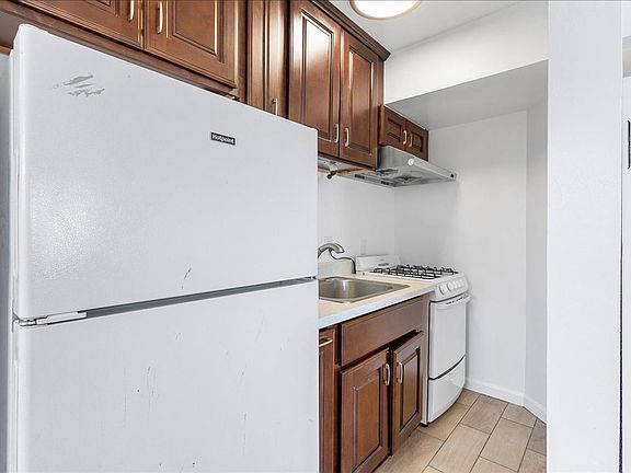 4th image of 1804 Santa Clara Ave APT A