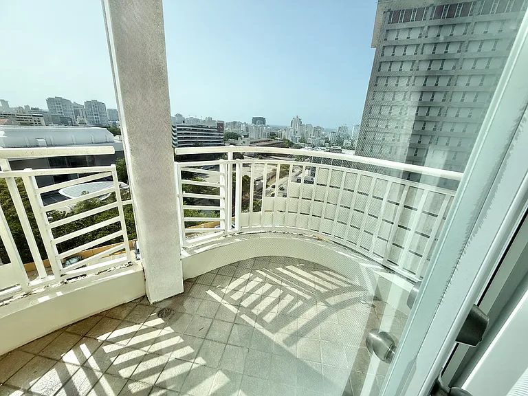 310 Avenida De Diego — Photo 22
