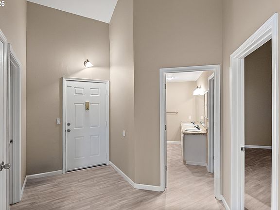 Entrance/Foyer>