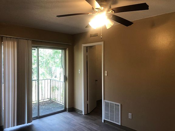 5th image of 2660 W Pensacola St Unit 19