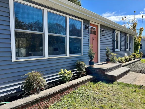 2 Carol Dr, Cumberland, RI 02864