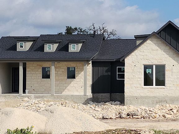 2nd image of 129 Rayner Pl