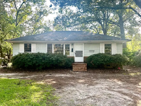 11 Parker Dr, Sumter, SC 29150