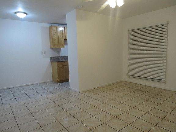 2nd image of 1910 N Hollywood Way