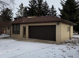 4411 S 68th St, Greenfield, WI 53220