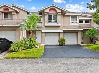 2211 Discovery Cir W, Deerfield Beach, FL 33442