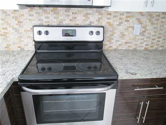 4th image of 8043 Lagos De Campo Blvd
