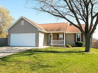 2251 Palmer Cir, Iowa City, IA 52240