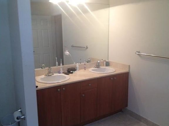 3rd image of 2925 SW 18th Ter