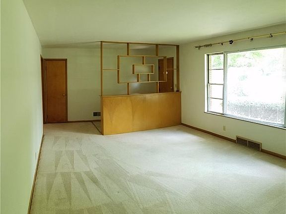 4th image of 4515 Staughton Dr