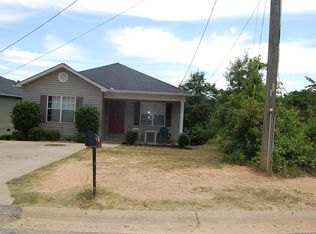 136 Oscar Ct, Warner Robins, GA 31093