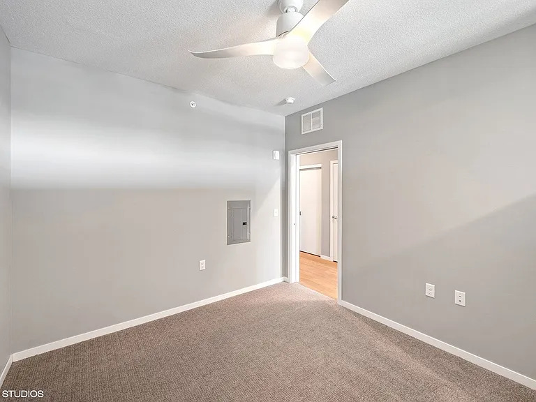 Lago Apartments — Photo 127