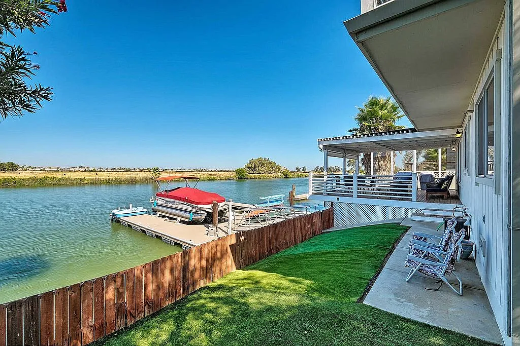 4848 Cabrillo Point photo 1