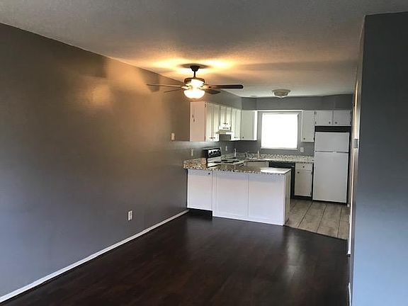 3rd image of 8942 Eden Ave