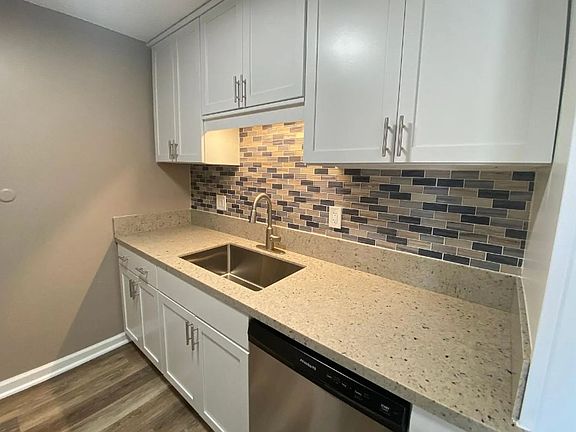 5th image of 7414 Herschel Ave #207