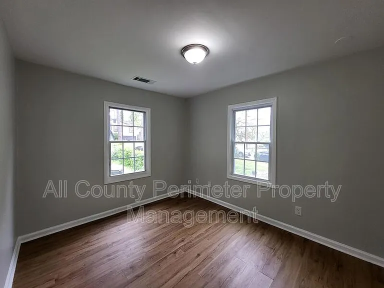 278 Moreland Way — Photo 5