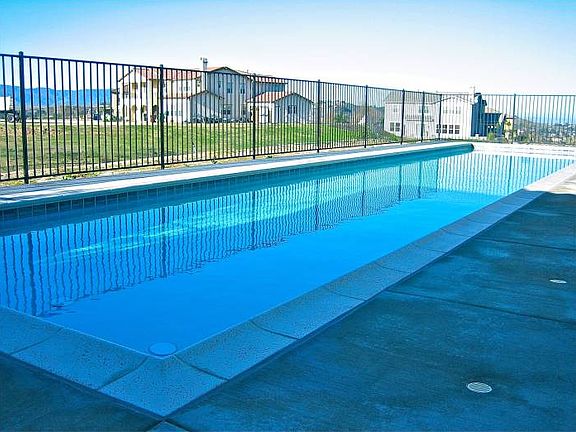 NEWLY BUILT 2011 POOL