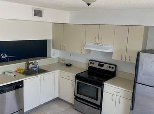 14902 SW 82nd Ln #13-207, Miami, FL 33193