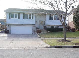 329 Highland Ave, Hampshire, IL