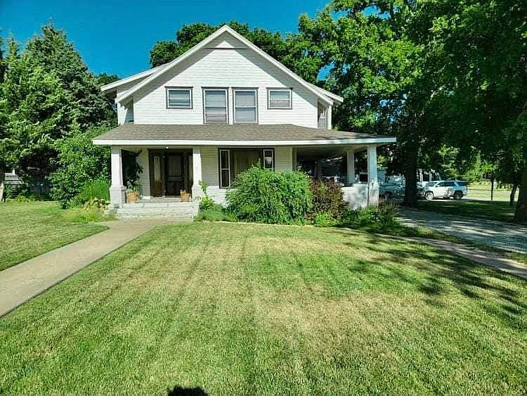 302 N Main St, Smith Center, KS 66967 Zillow