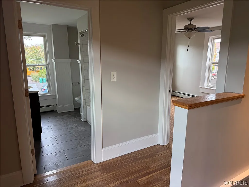 1 bed, 1.0 bath, 632 sqft, $1,050 — Photo 3