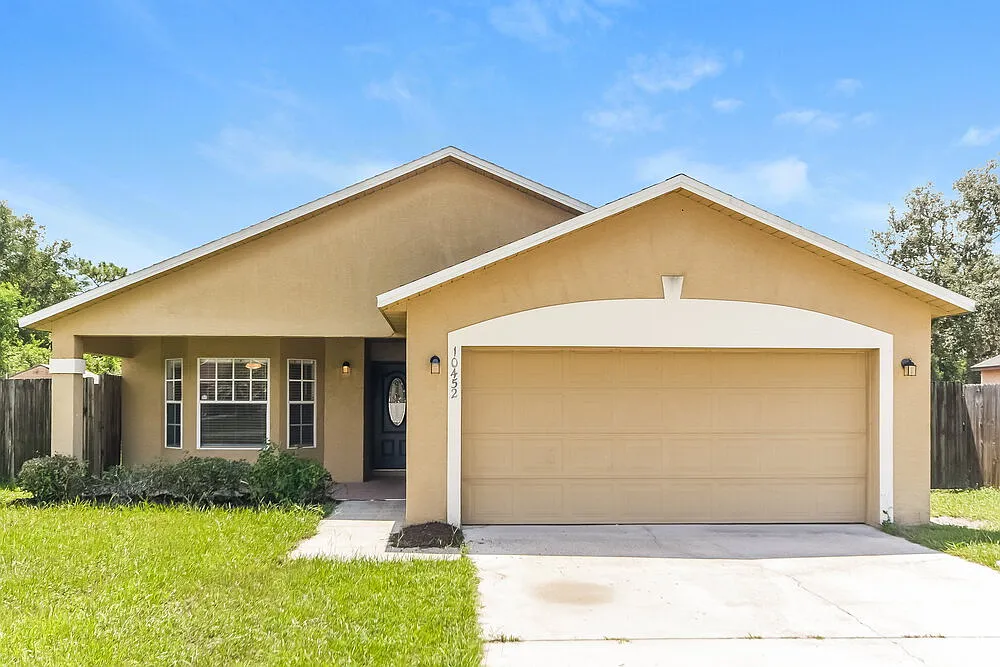 4 bed, 2.0 bath, 1515 sqft, $2,620 — Photo 1